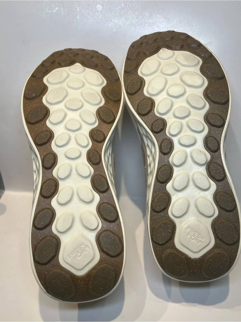 Men's Fresh Foam SPT Lux v4 Running Sneakers  Sz 9.5